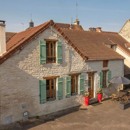 Aupres Du Chateau Tanlay Buitenkant foto